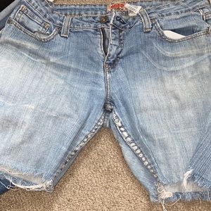 Mid waisted light blue shorts